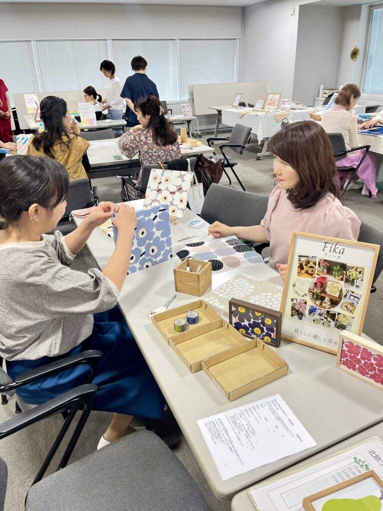 北欧ファブリックパネル作り　戸川たまみ